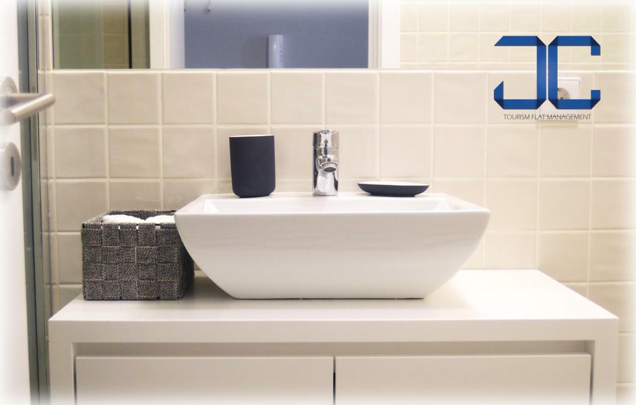 #Four Apartment By Jc Porto Luaran gambar